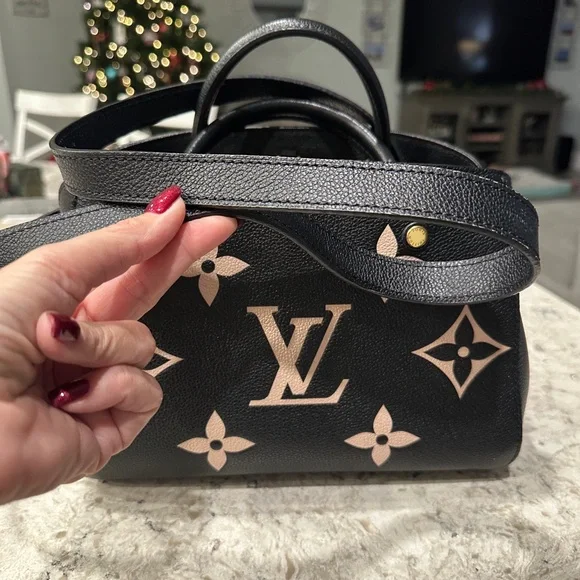 Louis Vuitton Monogram Giant Montaigne black and cream Beautiful handbag. - Picture 12 of 16